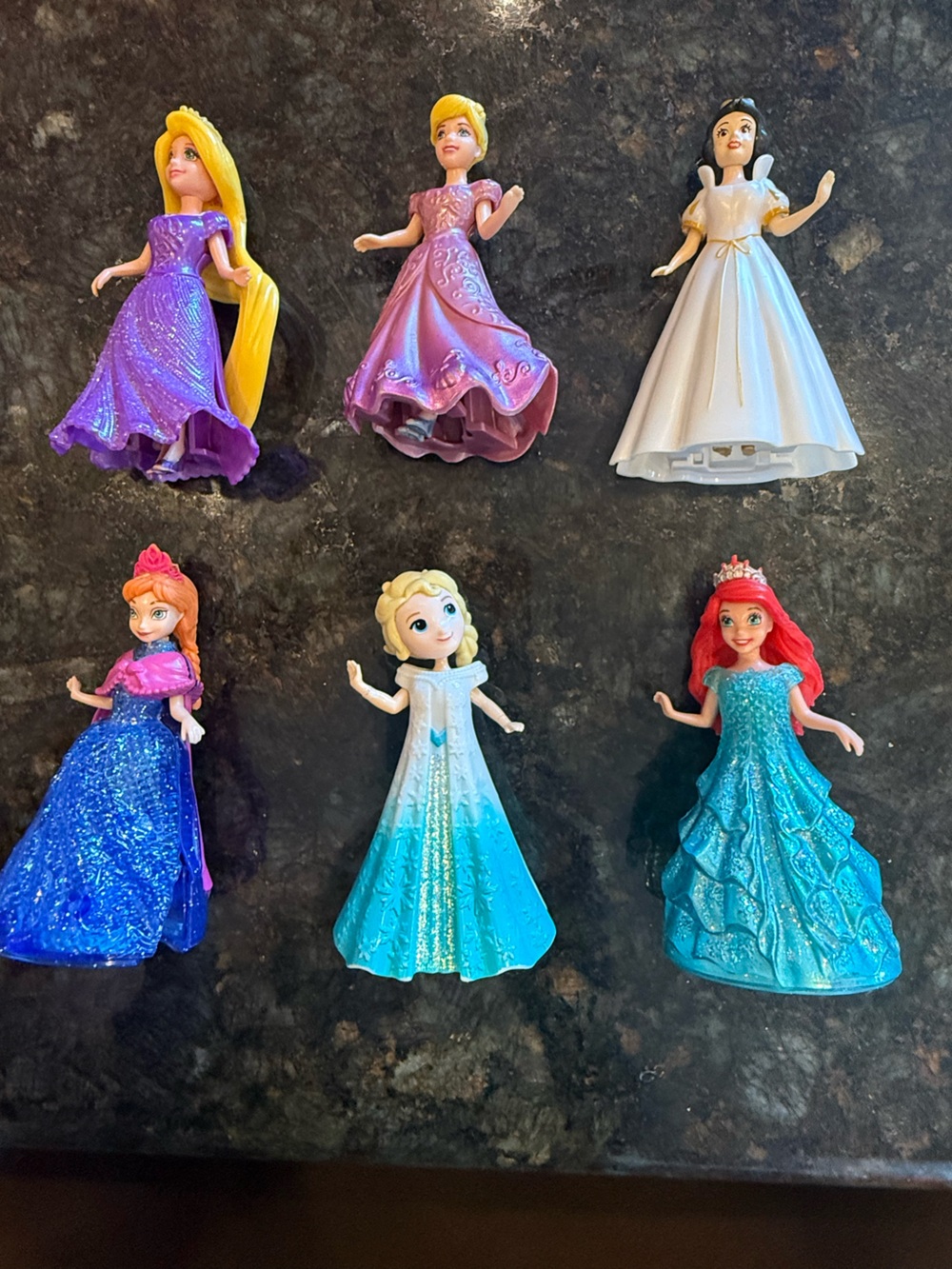 Disney Princess Royal Clips Mini Dolls Lot of 6 with 16 Clip-On Dresses Hasbro